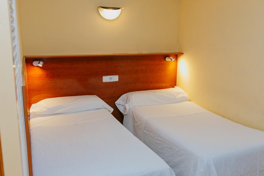 Aparthotel Bertrán 3*